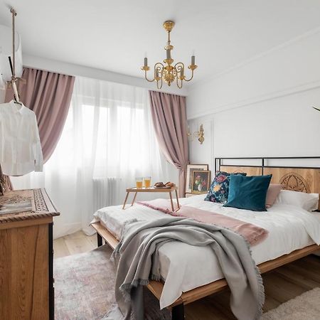 Eclectic 3 Bedroom Calea Victoriei By Urbanesq Букурещ Екстериор снимка