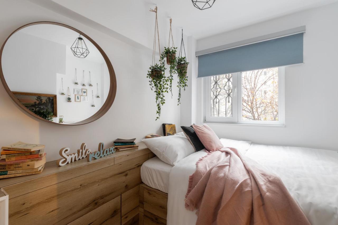 Eclectic 3 Bedroom Calea Victoriei By Urbanesq Букурещ Екстериор снимка