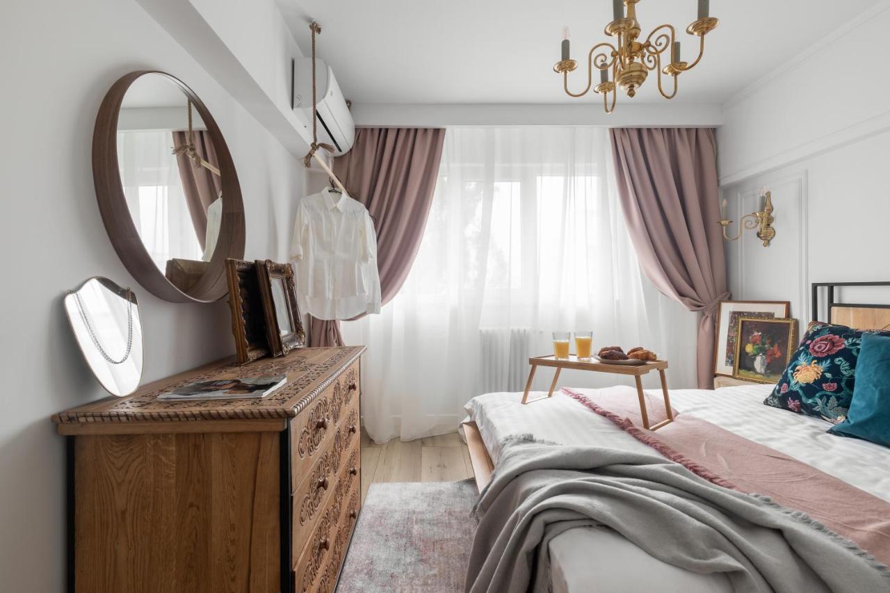 Eclectic 3 Bedroom Calea Victoriei By Urbanesq Букурещ Екстериор снимка