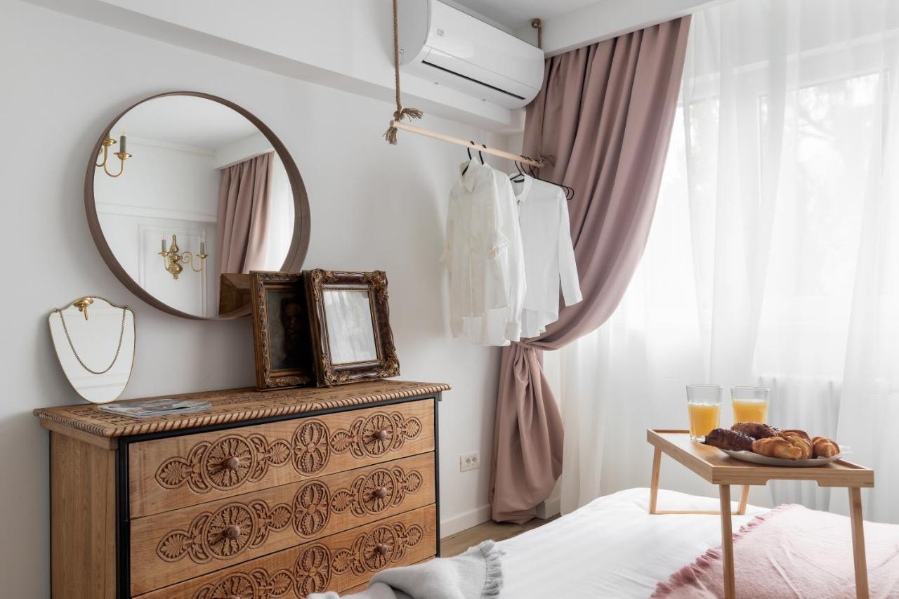 Eclectic 3 Bedroom Calea Victoriei By Urbanesq Букурещ Екстериор снимка