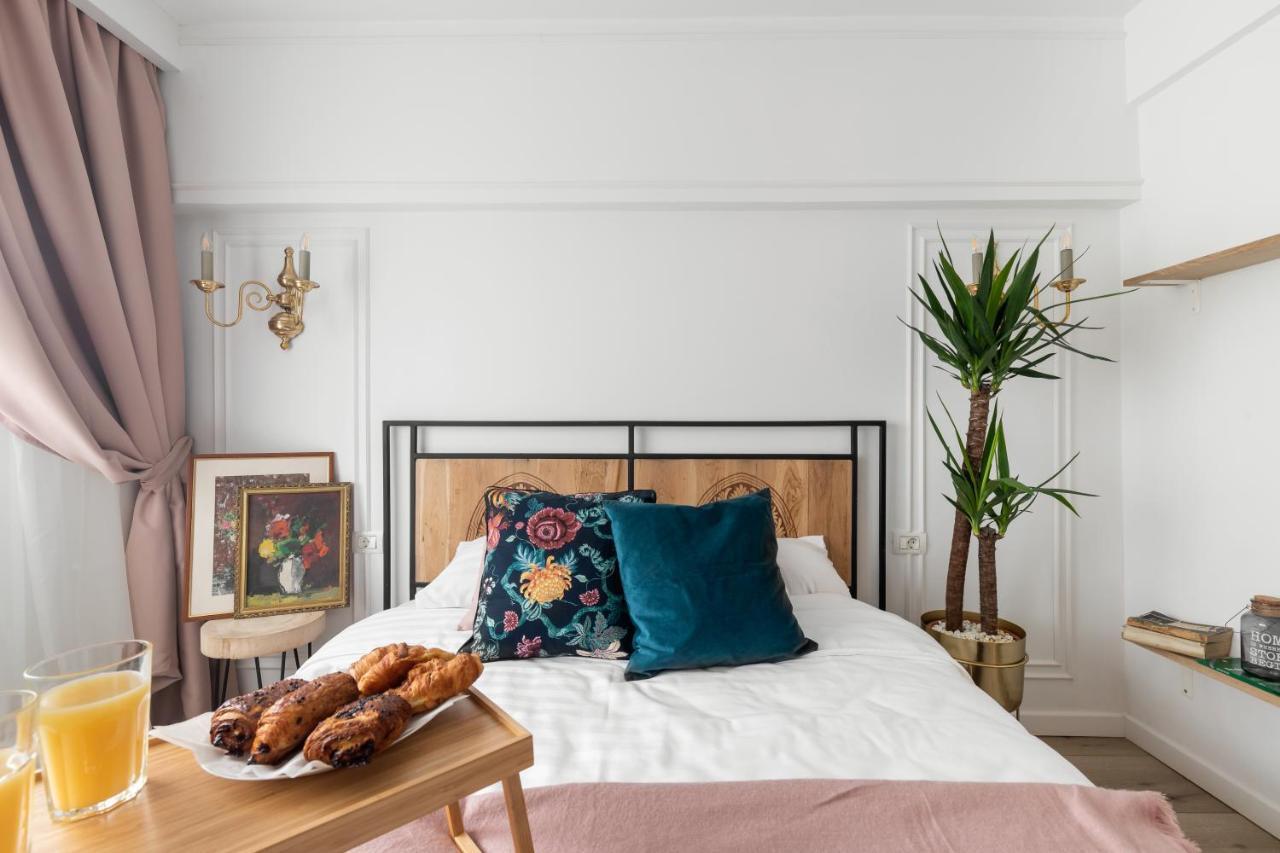 Eclectic 3 Bedroom Calea Victoriei By Urbanesq Букурещ Екстериор снимка
