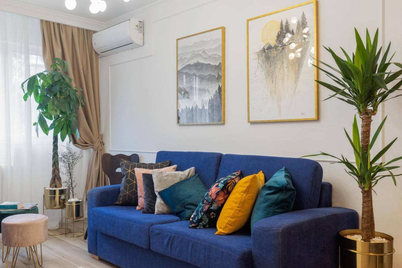 Eclectic 3 Bedroom Calea Victoriei By Urbanesq Букурещ Екстериор снимка